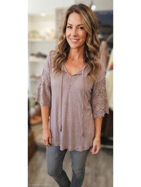 Easel dusty lavendar and lace blouse